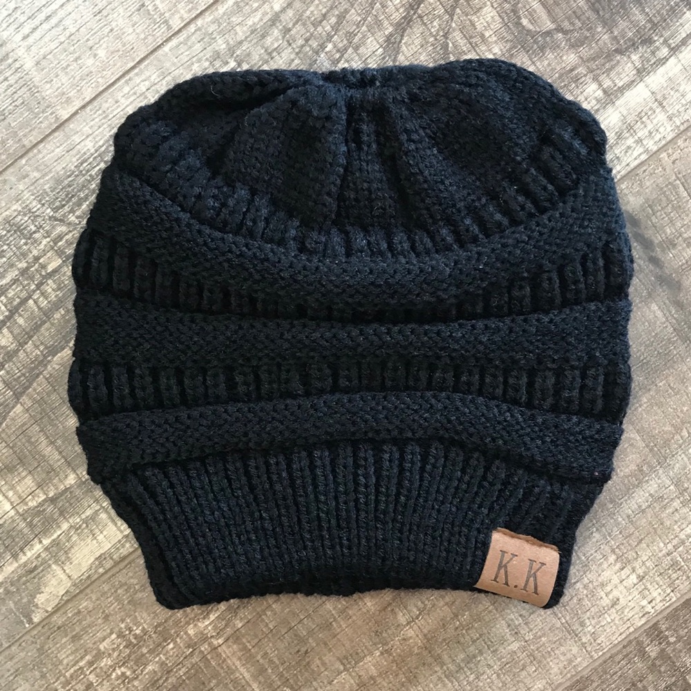 KK Ponytail Beanie-Black